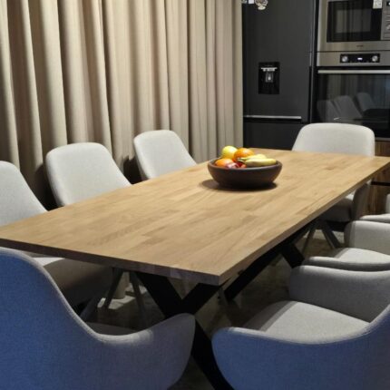 маса от масивен дъб