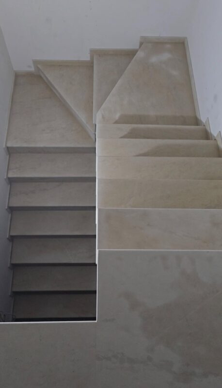 стъпала от естествен камък